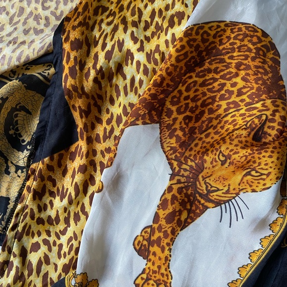 Lightly Worn Satin Boohoo close top - Picture 5 of 6